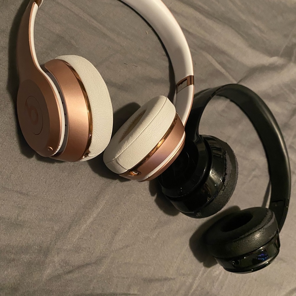 Beats solo&Beats solo 3…65$ Only black available